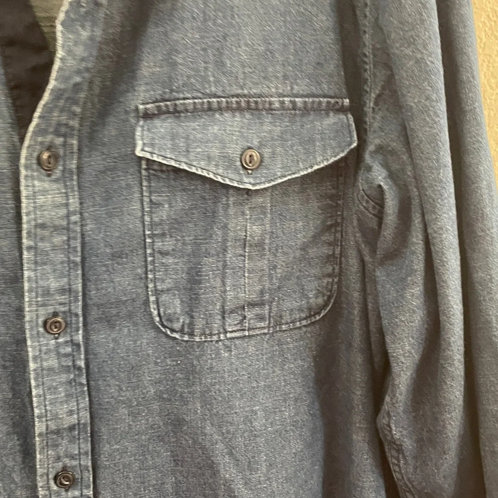 Banana Republic Blue denim Chambray button western weekend 100%cotton L